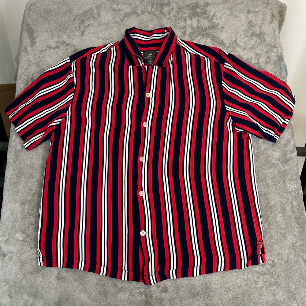 H&M Men's Red &‎ White Striped Button Up Short Sleeve Shirt Size L Relaxed Fit